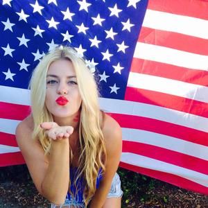 Meet your Posher, Caitlin